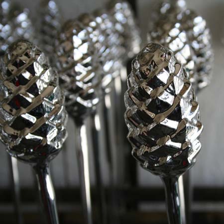 Christbaumschmuck versilberte Tannenzapfen